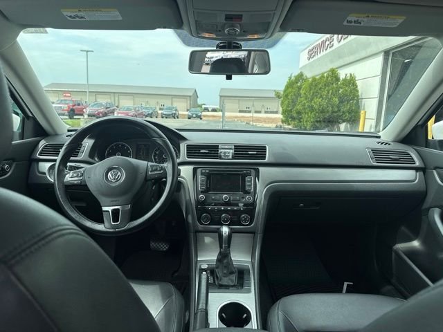 Used 2015 Candy White Volkswagen 1.8T SE image 10