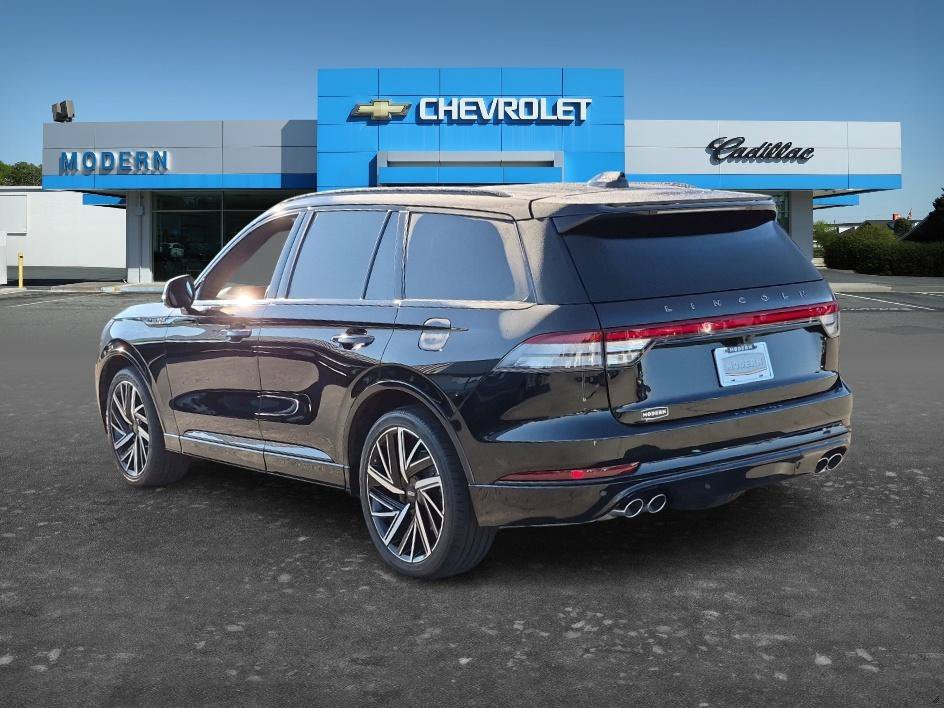 Used 2025 Infinite Black Metallic Clearcoat Lincoln Black Label image 3