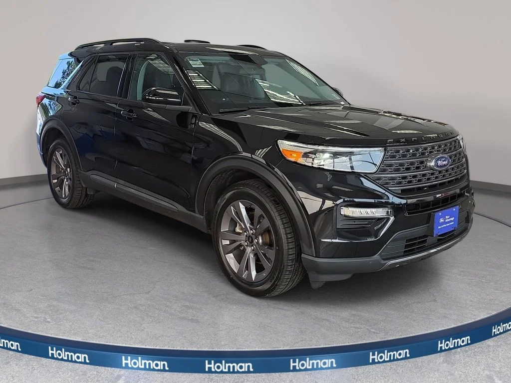 Certified Used 2023 Black Metallic Ford XLT image 3