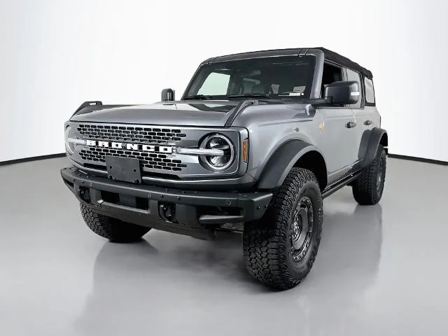 New 2025 Carbonized Gray Metallic Ford Badlands® image 35