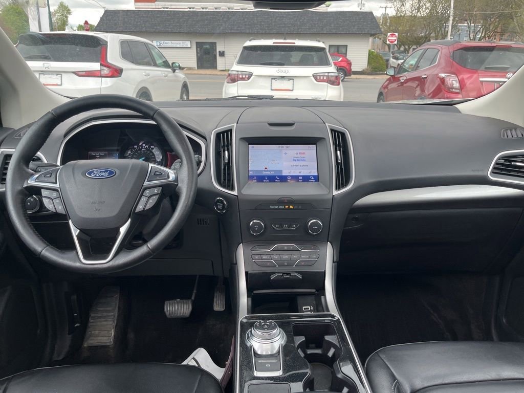 Used 2019  Ford SEL image 11