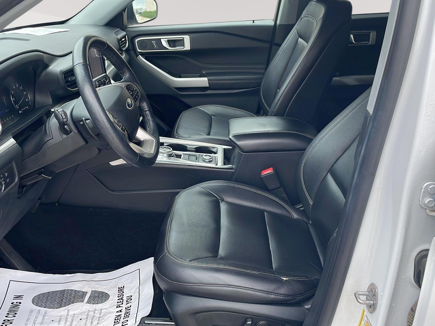 Used 2020 Oxford White Ford XLT image 3