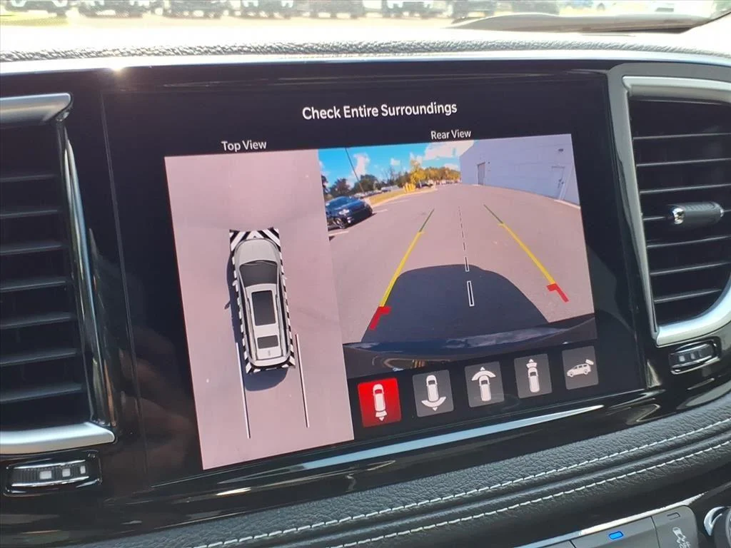 2026 Chrysler Pacifica Limited - Photo 11