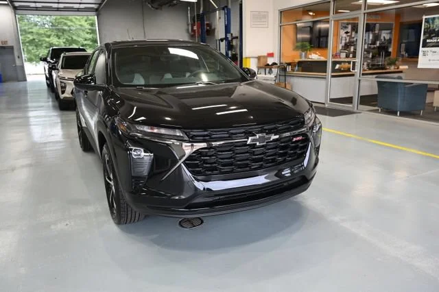 New 2026 Mosaic Black Metallic Chevrolet 1RS image 3