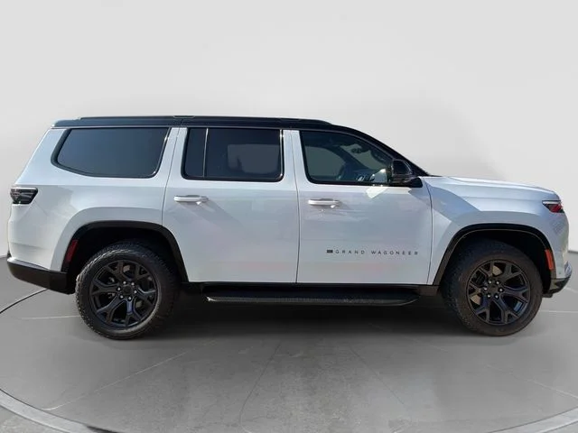 New 2026 Bright White Clear-Coat Exterior Paint Jeep Upland image 2
