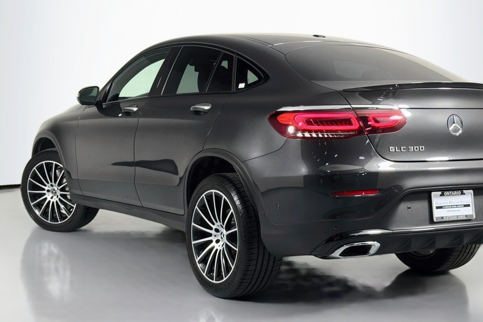 Used 2022 Graphite Grey Metallic Mercedes-Benz 300 image 16