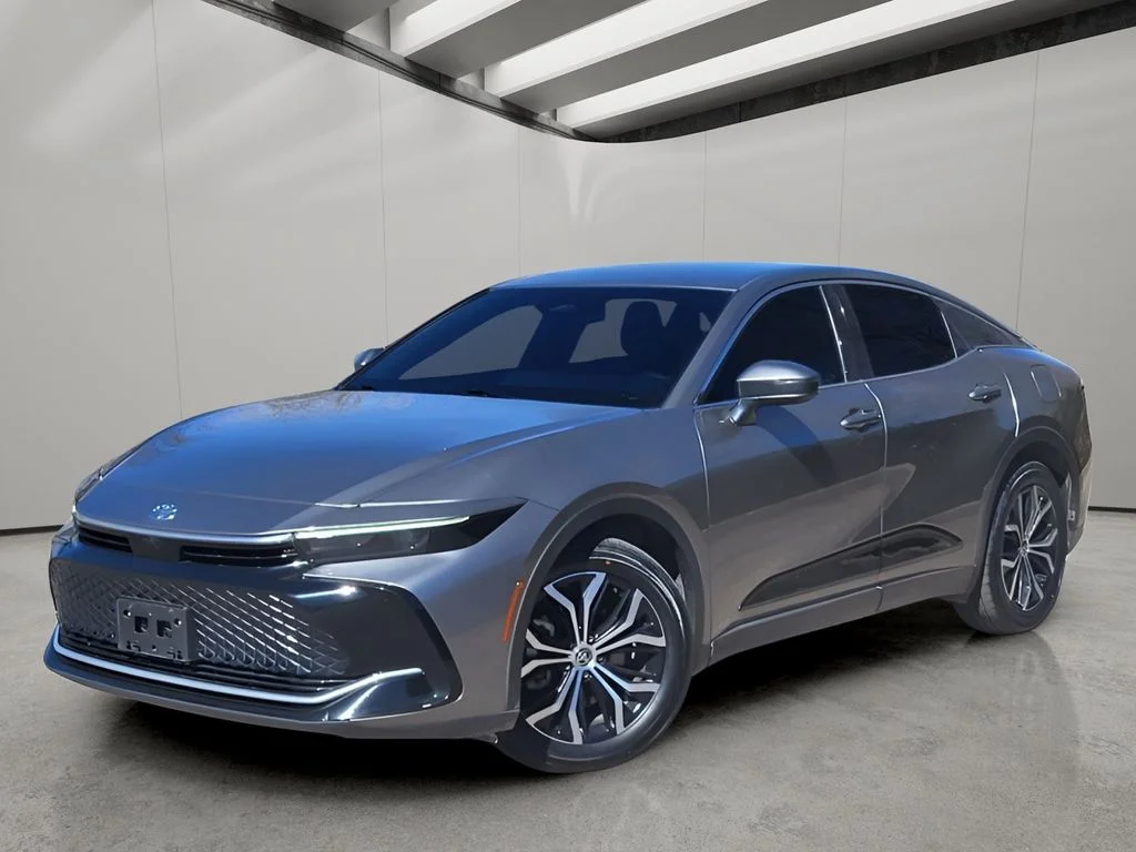 2023 Toyota Crown XLE AWD's photo