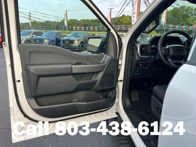 New 2026 Oxford White Ford XLT image 4