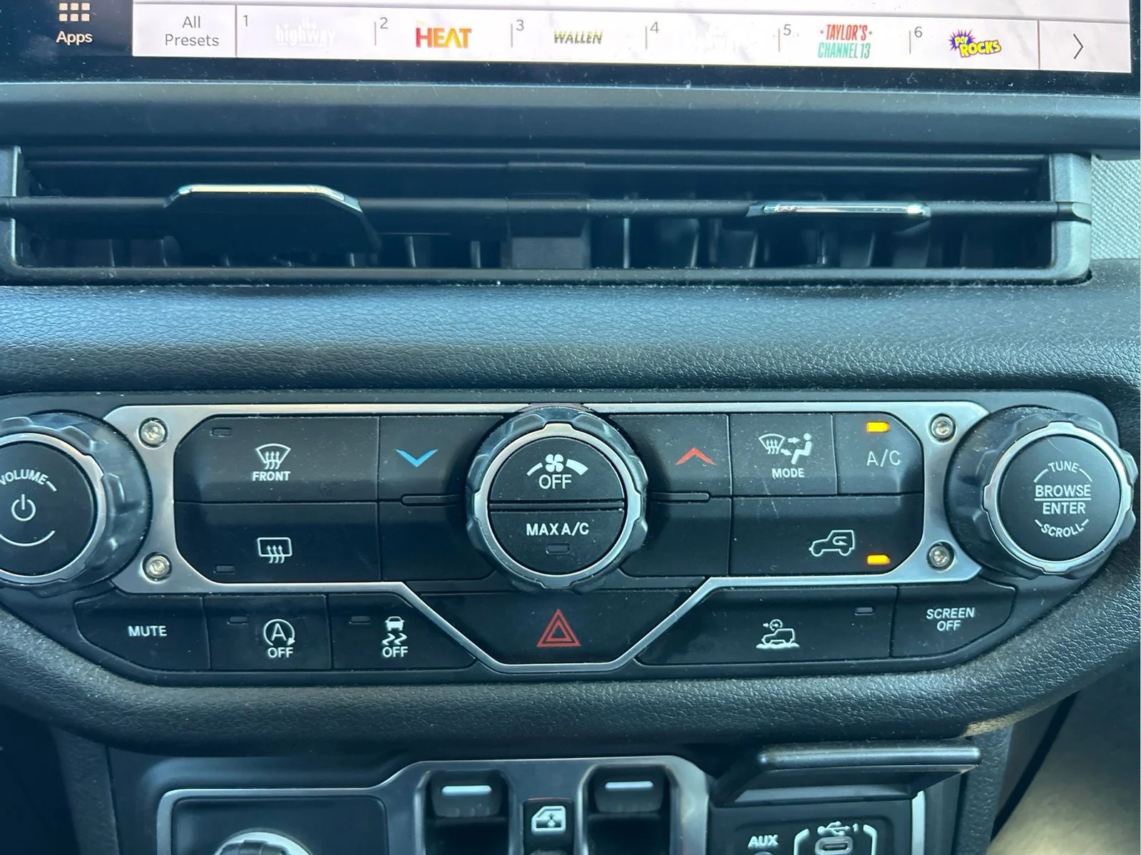 Used 2025 41 Jeep Nighthawk image 29
