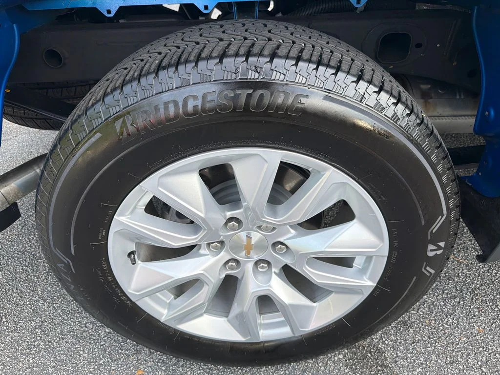 Used 2025 Blue Chevrolet Custom image 17