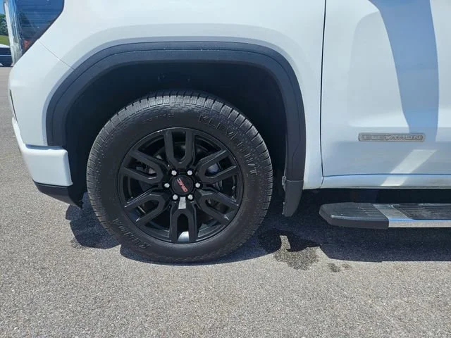 Used 2023 Summit White GMC Elevation image 27