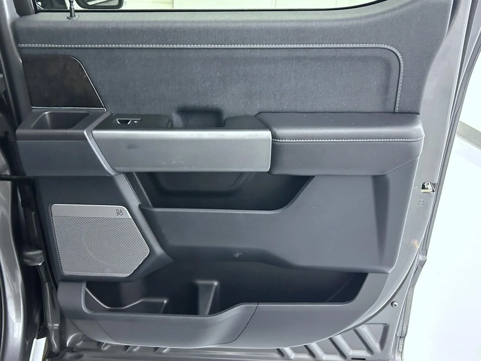 Used 2023 Gray Ford Lariat image 17
