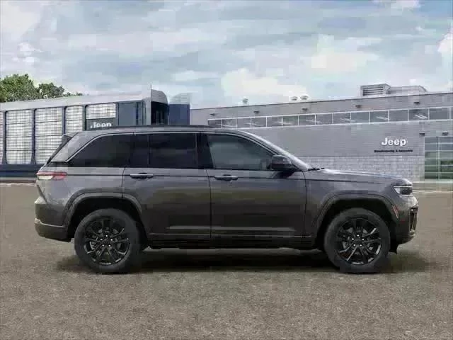 New 2026 Baltic Gray Metallic Clear-Coat Exterior Paint Jeep Limited image 93
