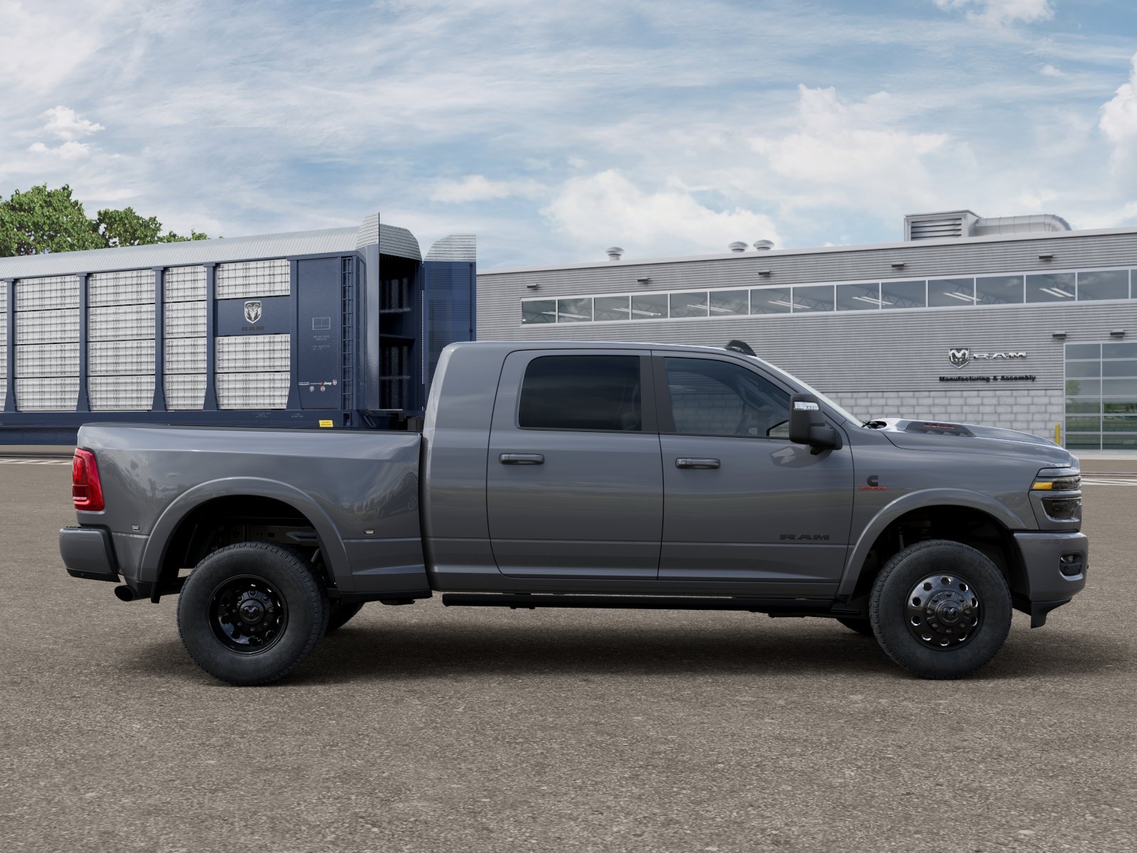 New 2026 Ceramic Gray Clear-Coat Exterior Paint RAM Limited image 12