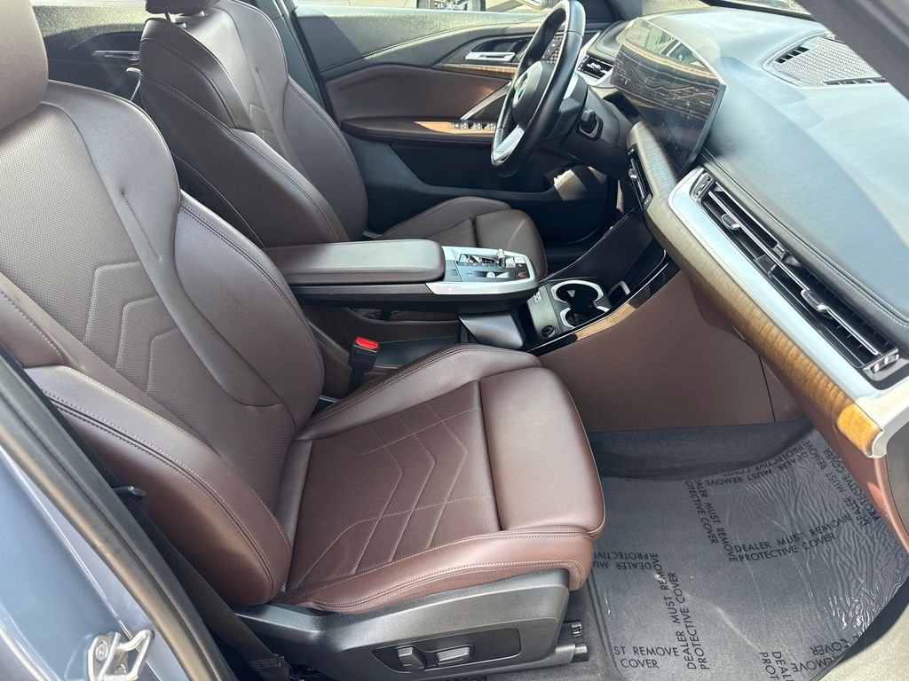 Used 2023 Gray BMW xDrive28i image 13
