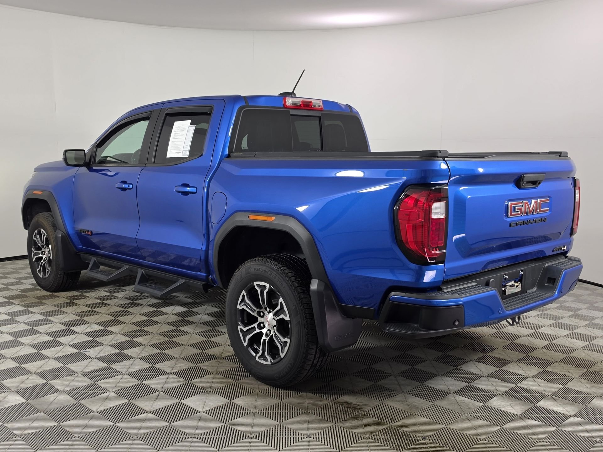 2023 GMC Canyon AT4 - Photo 7