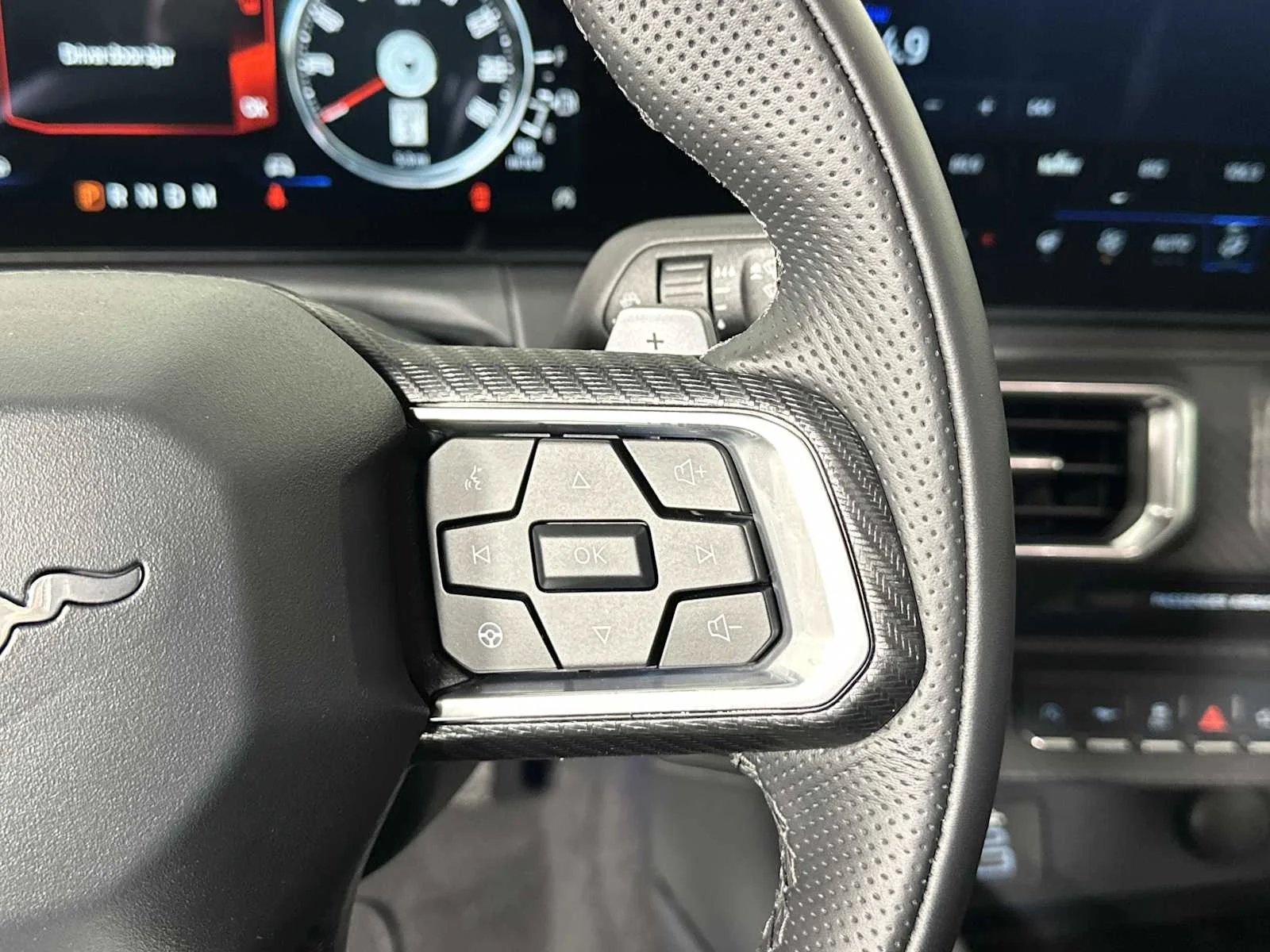New 2025 Vapor Blue Metallic Ford GT Premium image 19