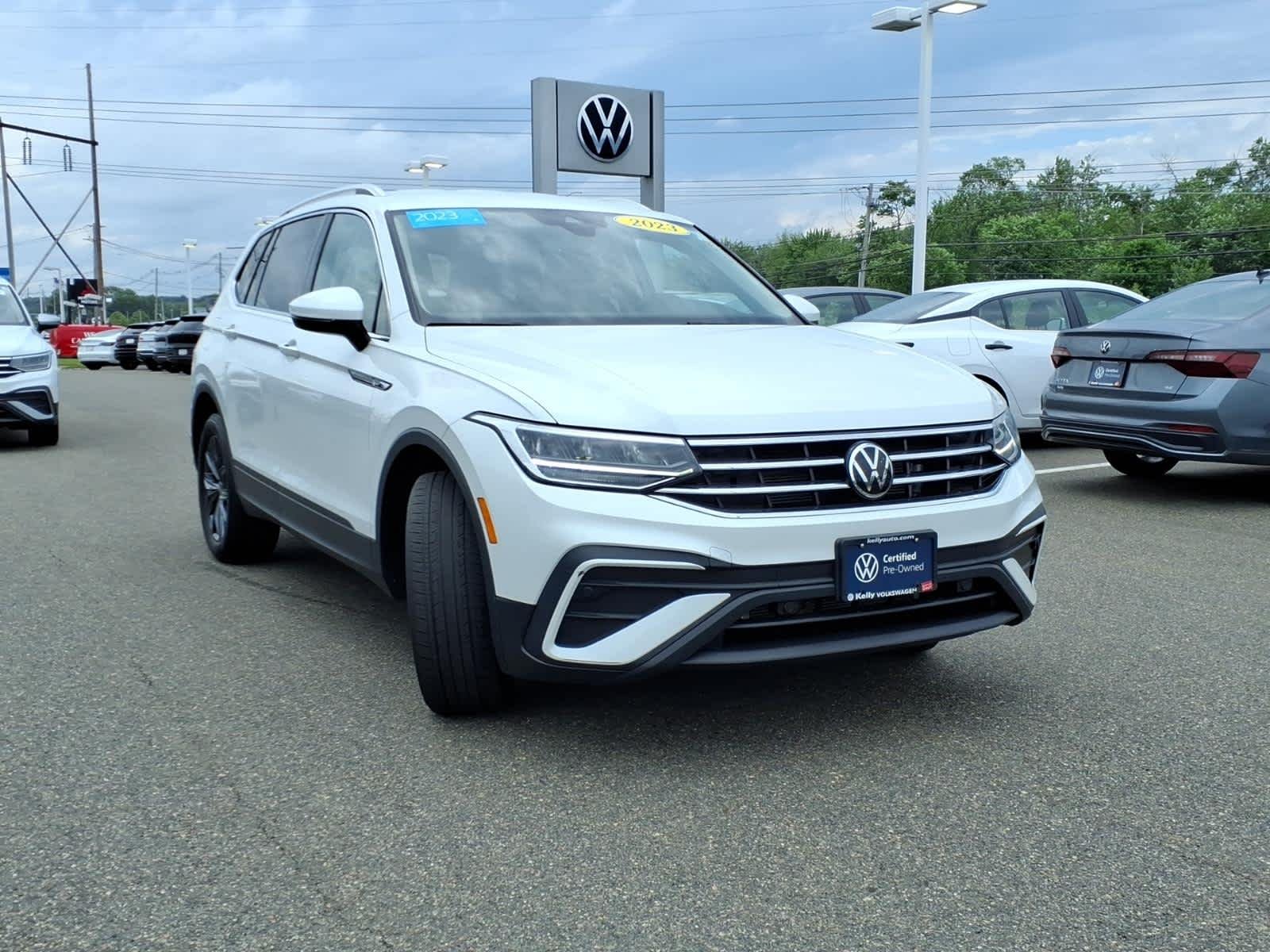 Certified Used 2023 Opal White Pearl Volkswagen SE image 3