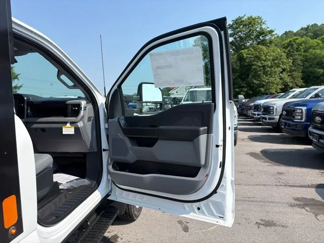 New 2026 Oxford White Ford F-550® XL image 79