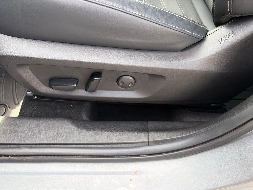 Used 2022  Mitsubishi Black Edition image 13