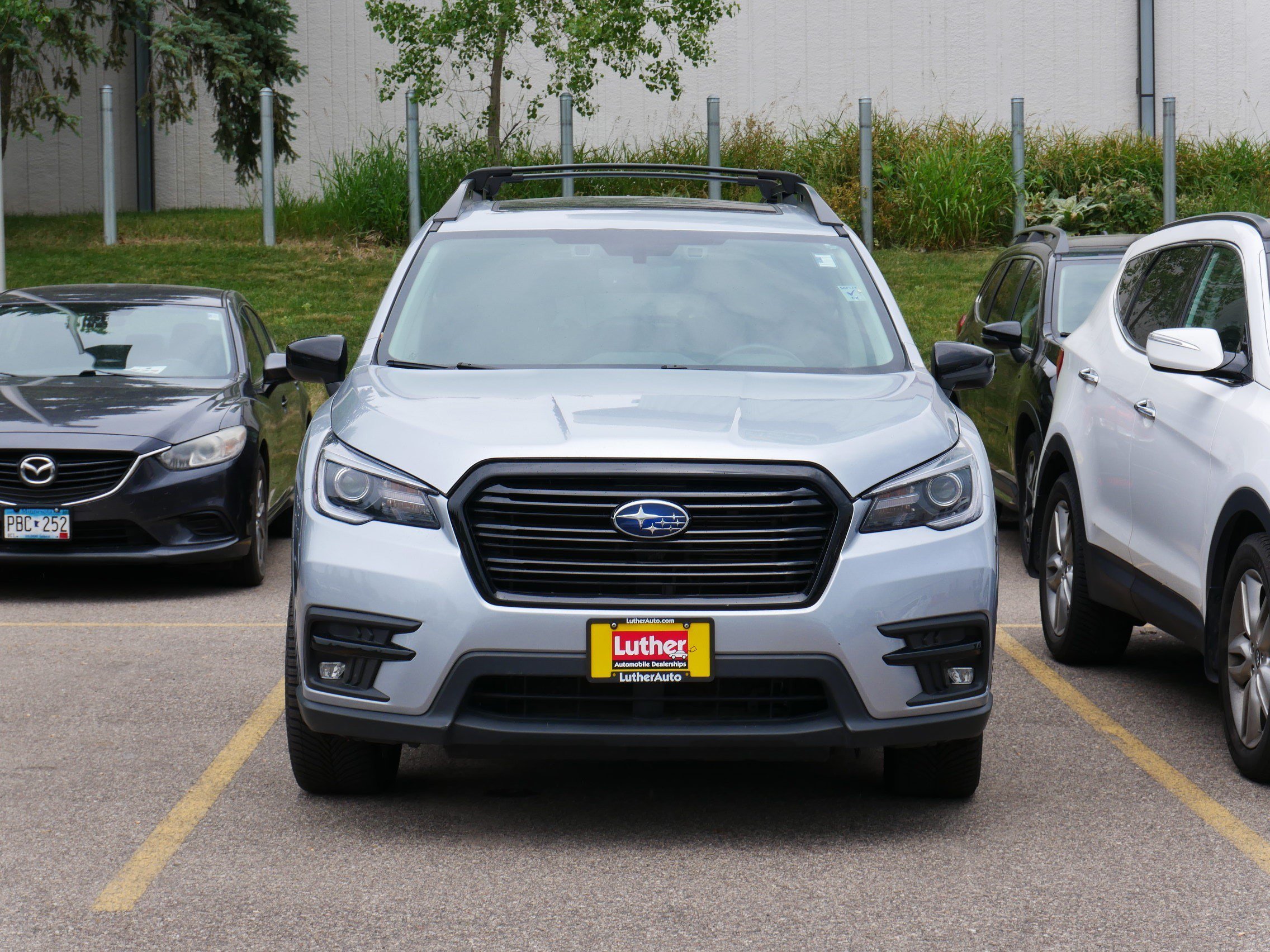 Used 2022 Ice Silver Metallic Subaru Onyx Edition image 2