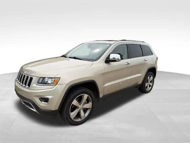 Used 2015 Beige Jeep Limited image 9