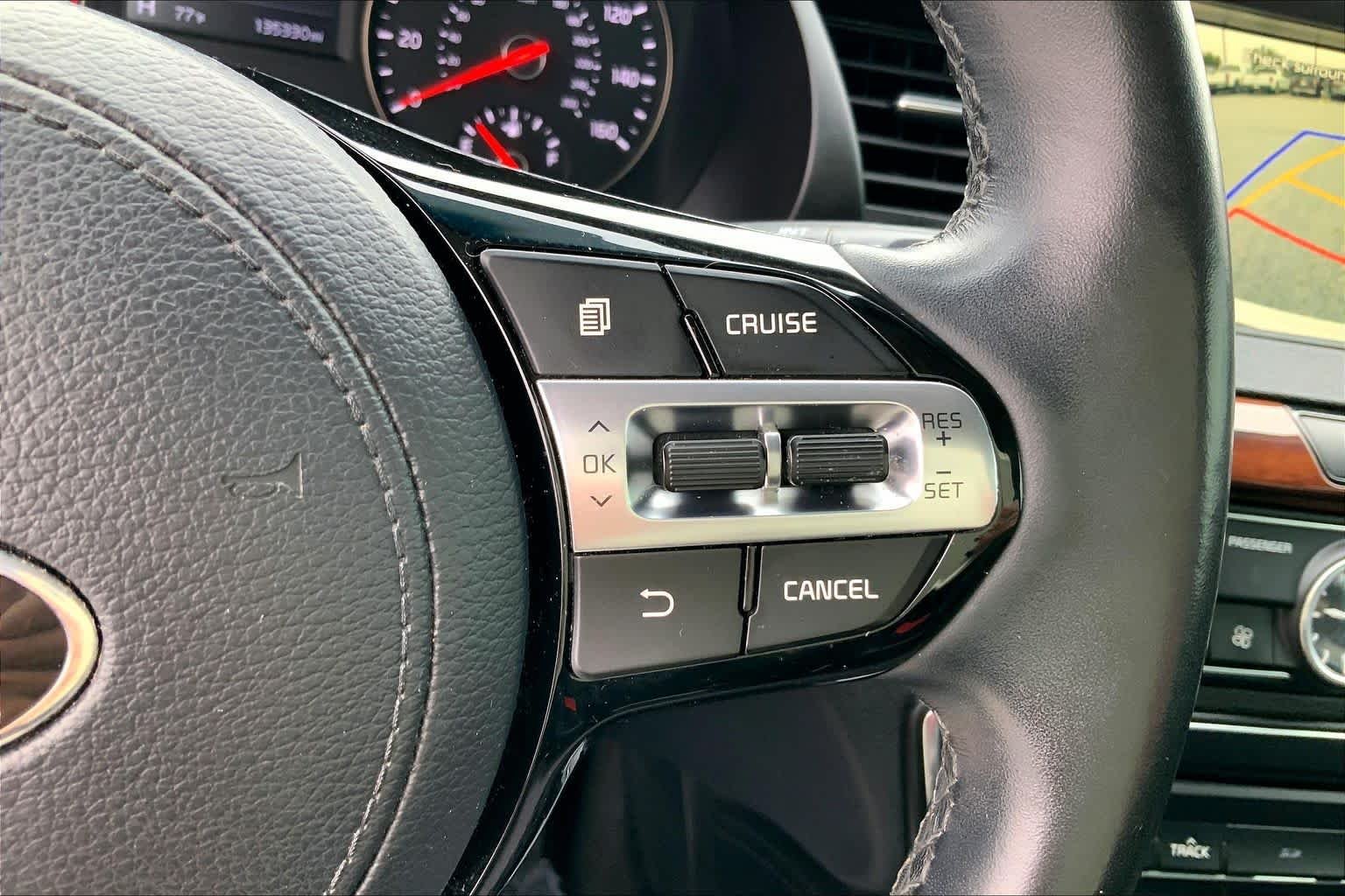 Used 2017 Snow White Pearl Kia Premium image 23
