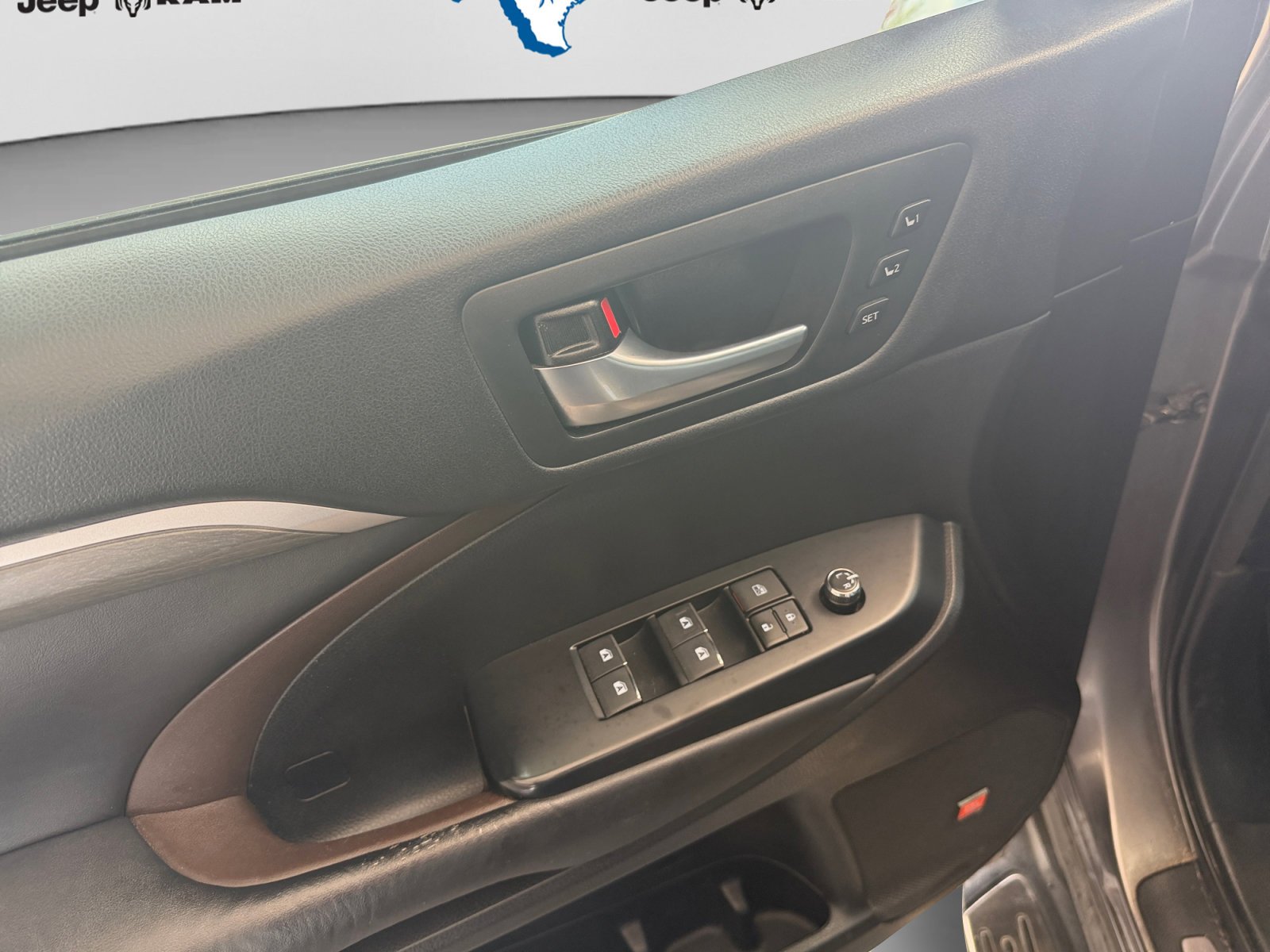Used 2018 Gray Toyota  image 10