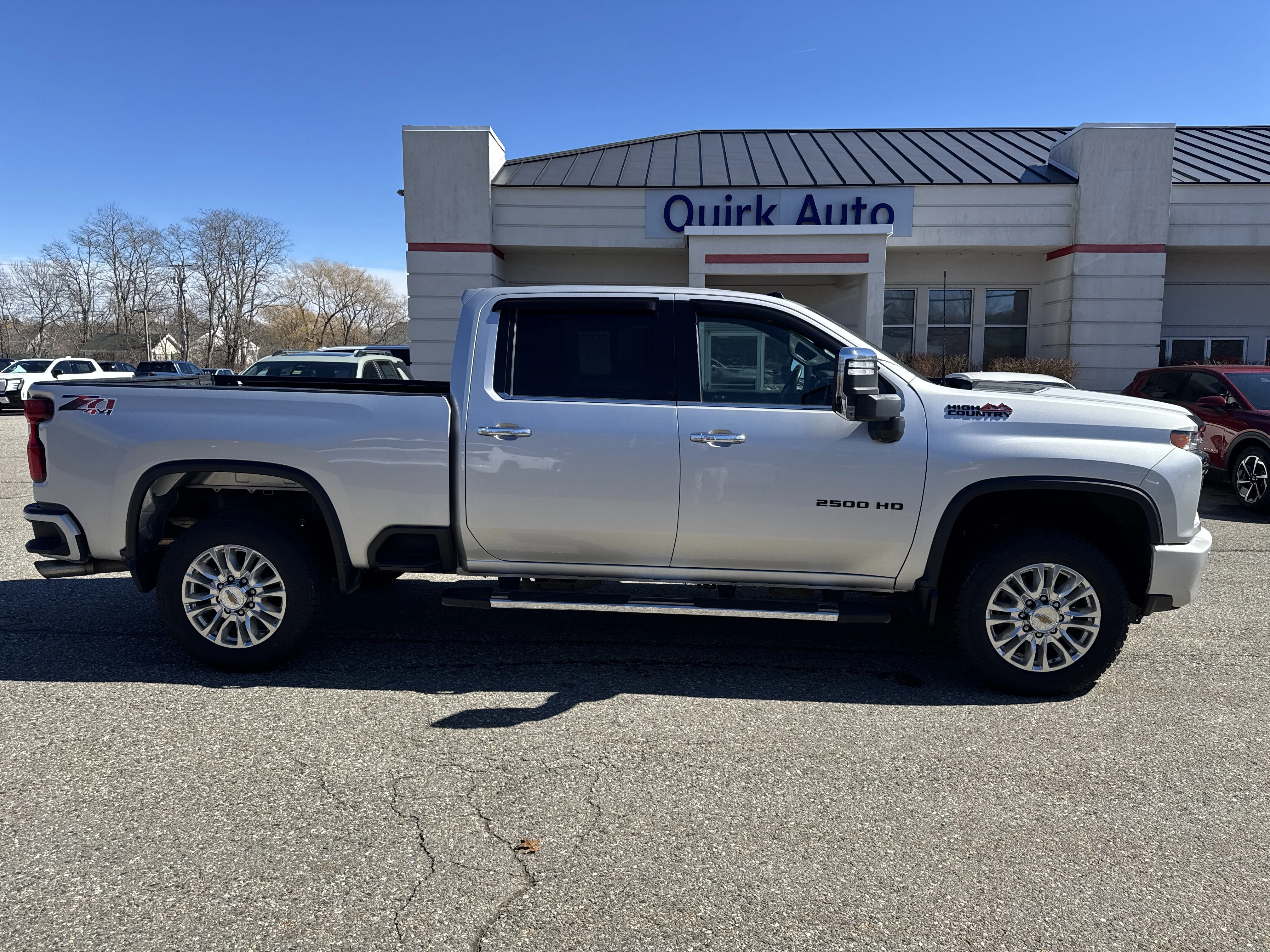 Used 2022 Silver Ice Metallic Chevrolet High Country image 4