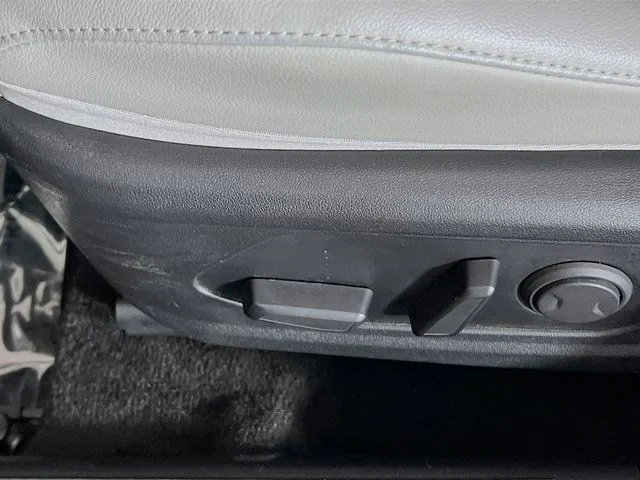Used 2022 Phantom Black Hyundai Limited image 19