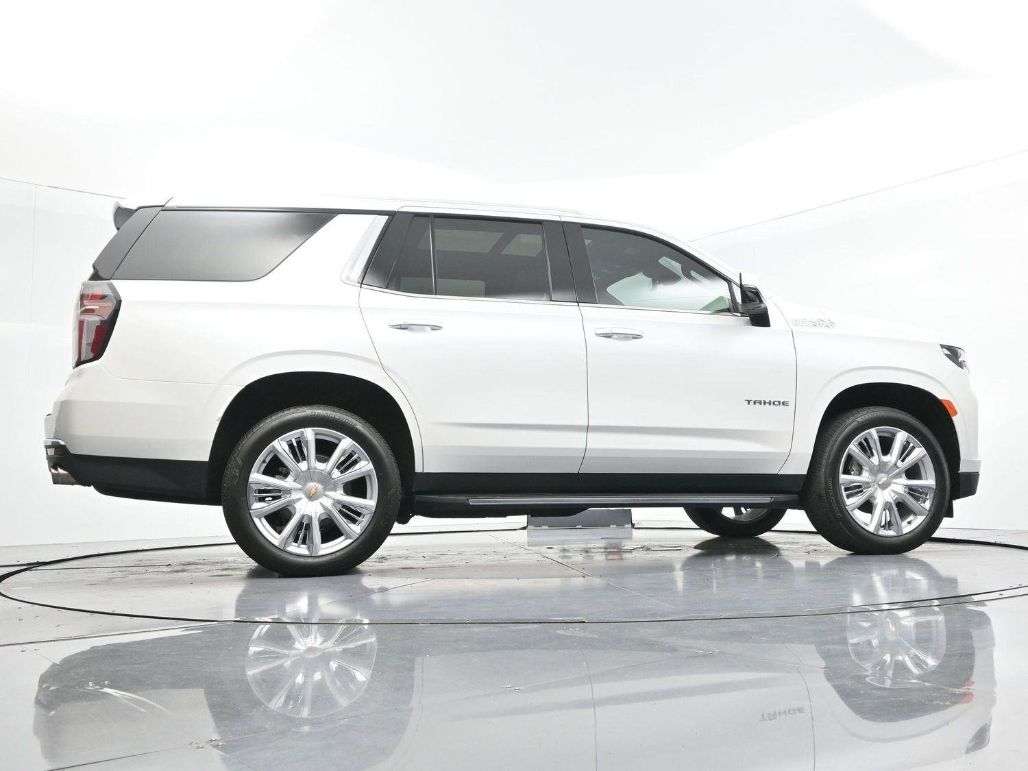 Used 2024 Iridescent Pearl Tricoat Chevrolet High Country image 53