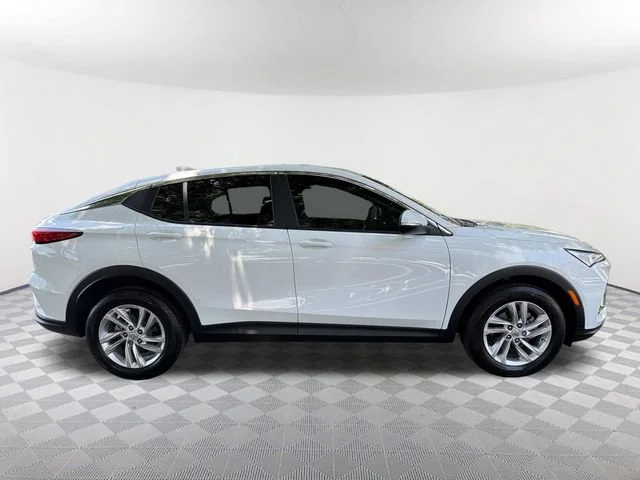 Used 2024 Summit White Buick Preferred image 4