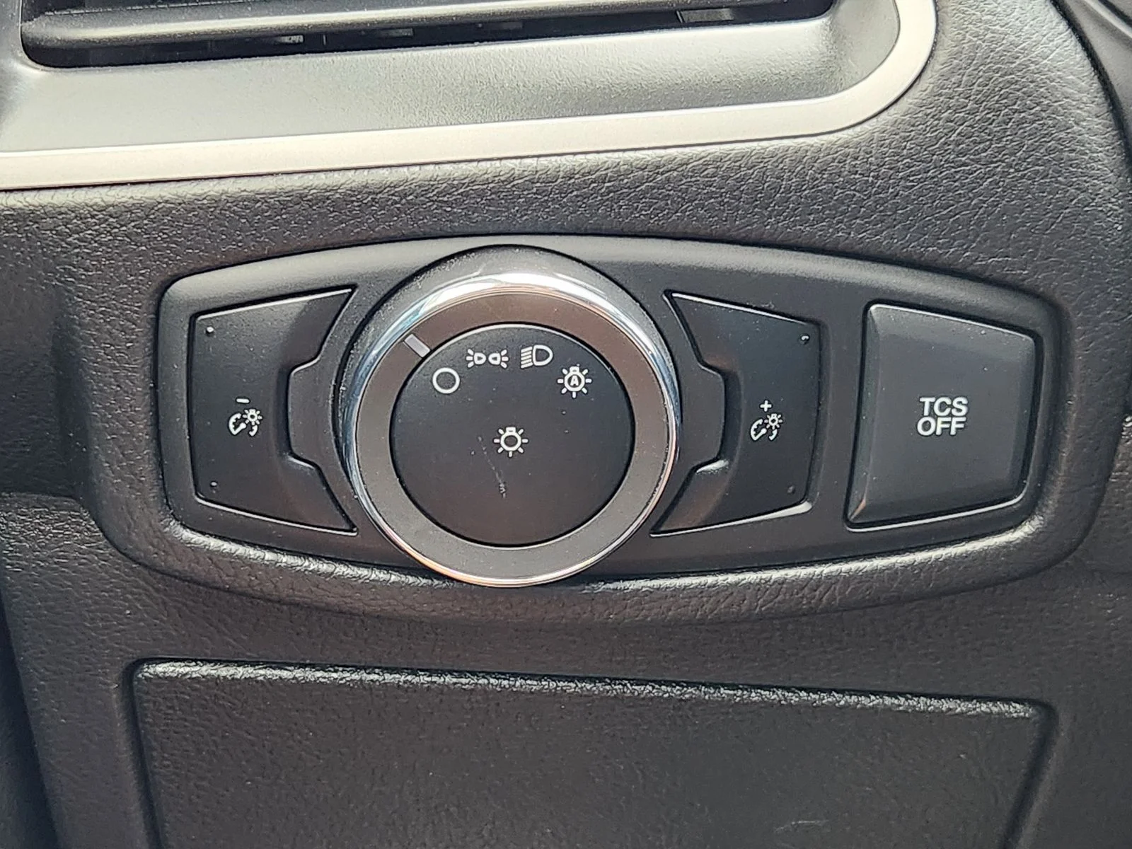 Used 2024 Gray Ford SEL image 21