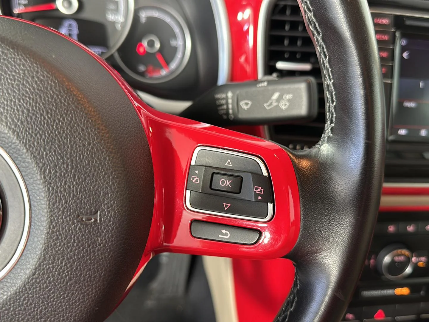 Used 2019 Tornado Red Volkswagen SE image 13