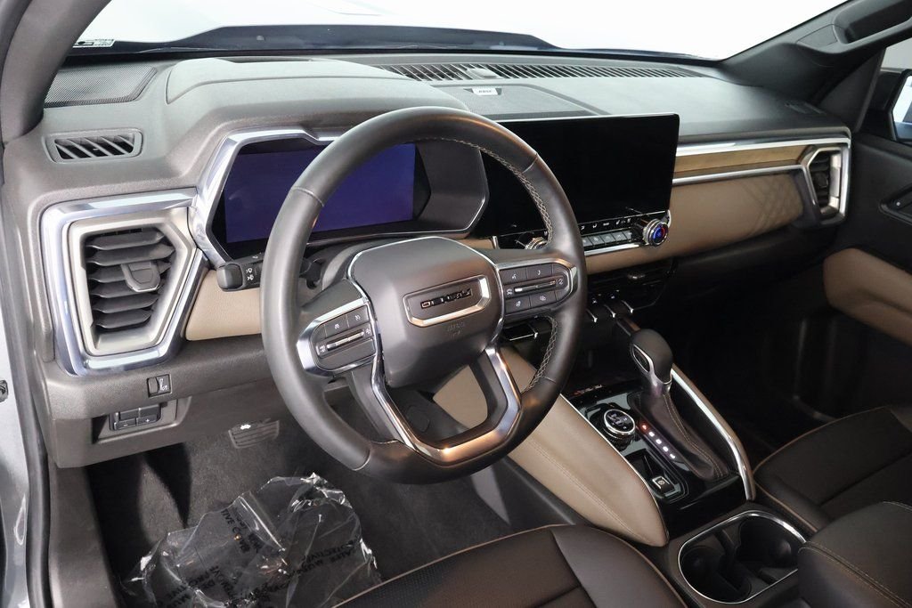 Used 2023 Silver GMC Denali image 7