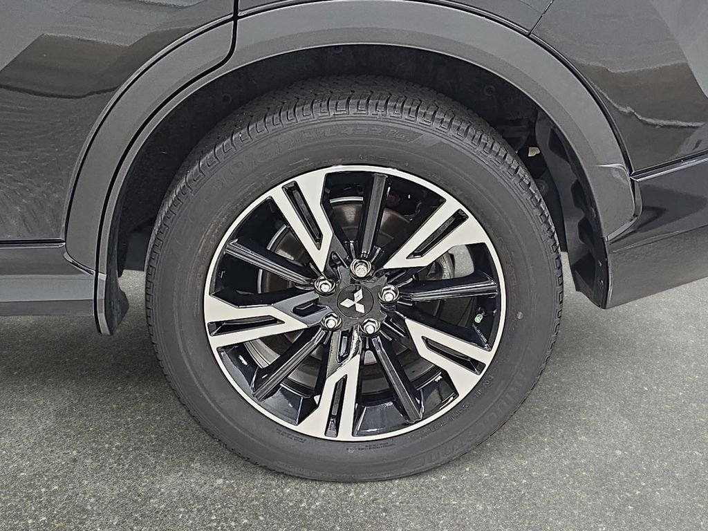 Used 2024 Black Mitsubishi SEL image 32