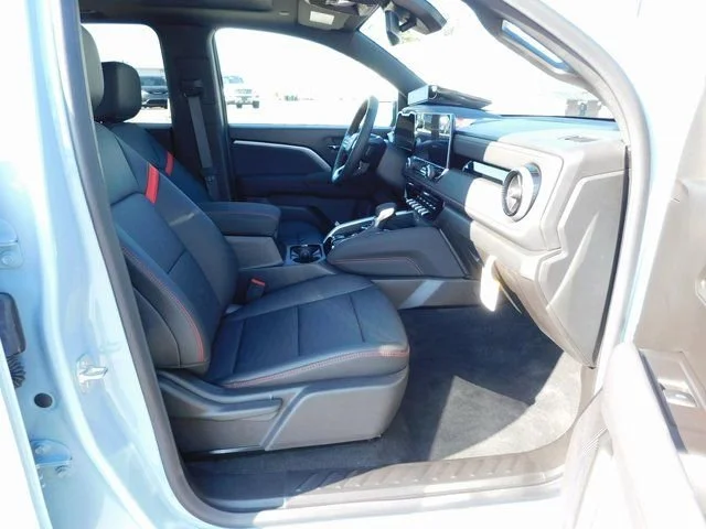 2025 Chevrolet Colorado Z71 - Photo 22