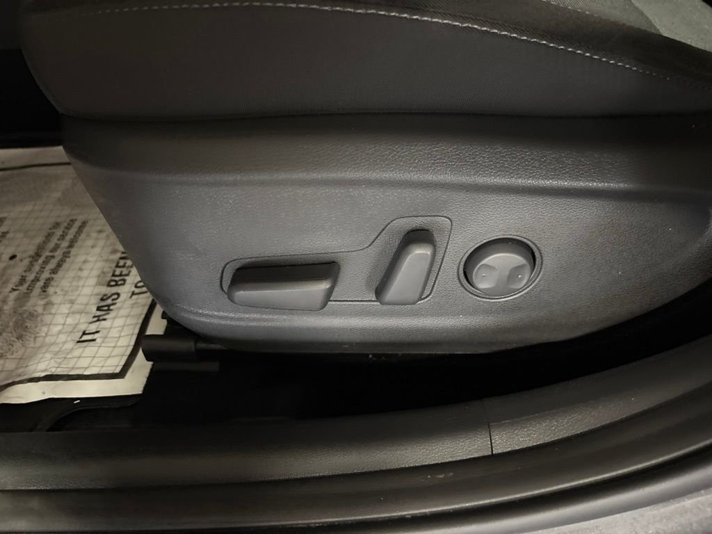 Used 2023 Gray Hyundai SEL image 13