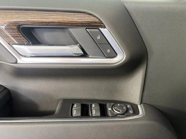 New 2026 Onyx Black GMC Elevation image 18
