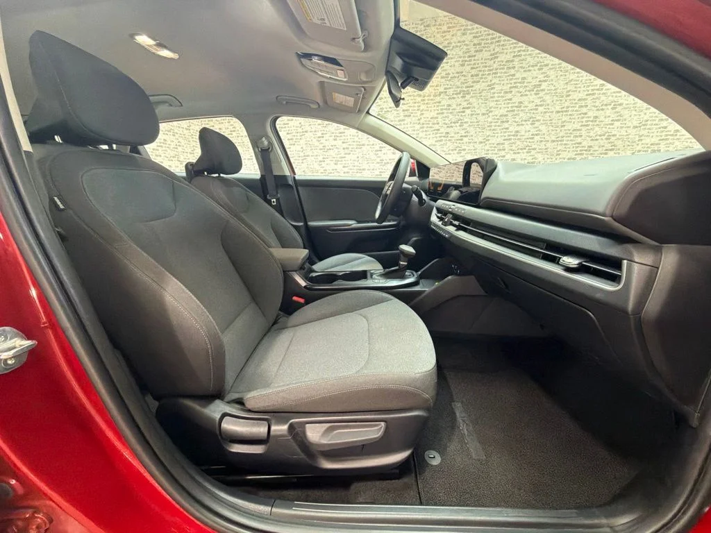 Used 2025 Currant Red Kia LXS image 11