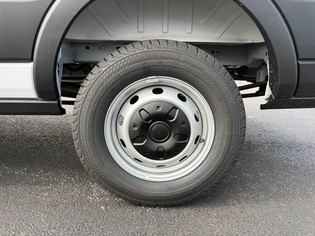 New 2026 Oxford White Ford Cargo Van image 36