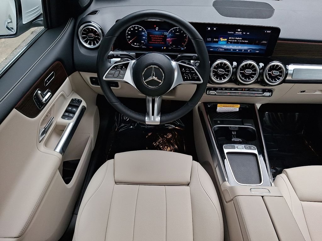 Used 2026 White Mercedes-Benz GLB 250 image 11