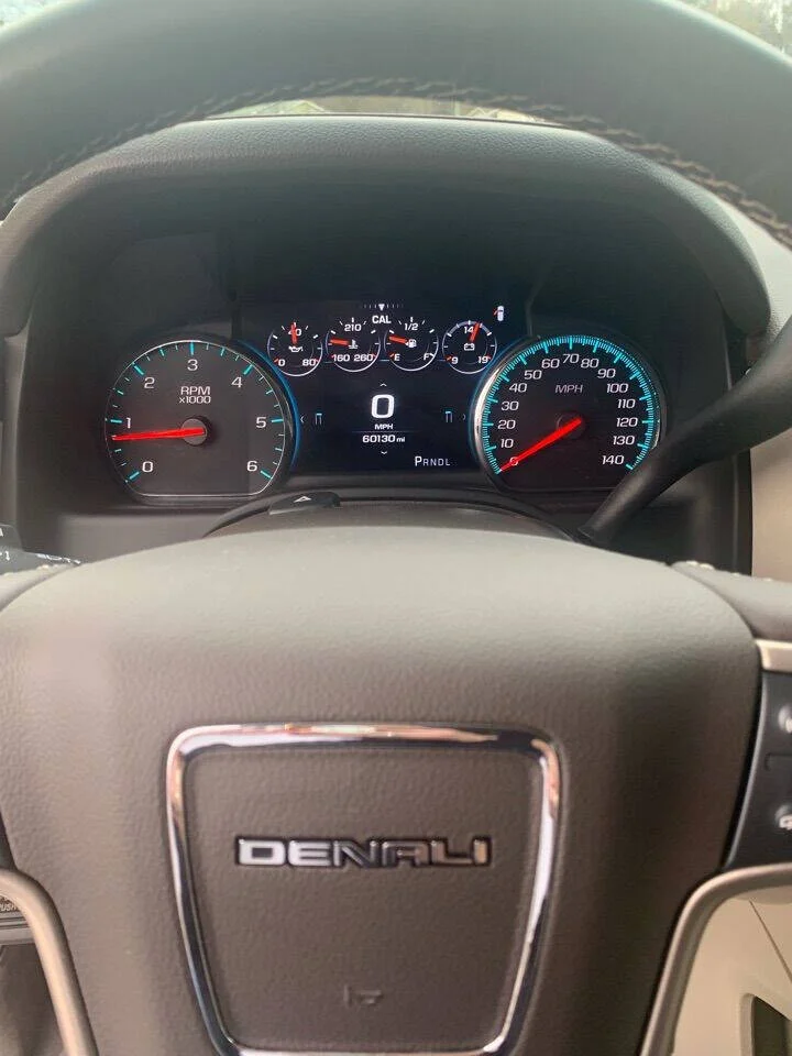 Used 2019 Gray GMC Denali 4x4 4dr SUV image 9