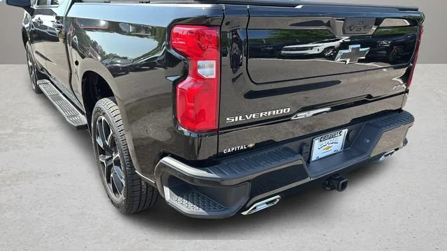 Used 2025 Black Chevrolet RST image 36
