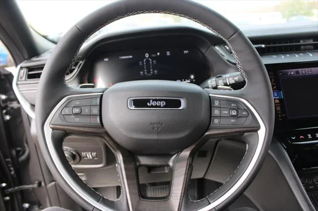 New 2026 Baltic Gray Metallic Clear-Coat Exterior Paint Jeep Laredo image 28
