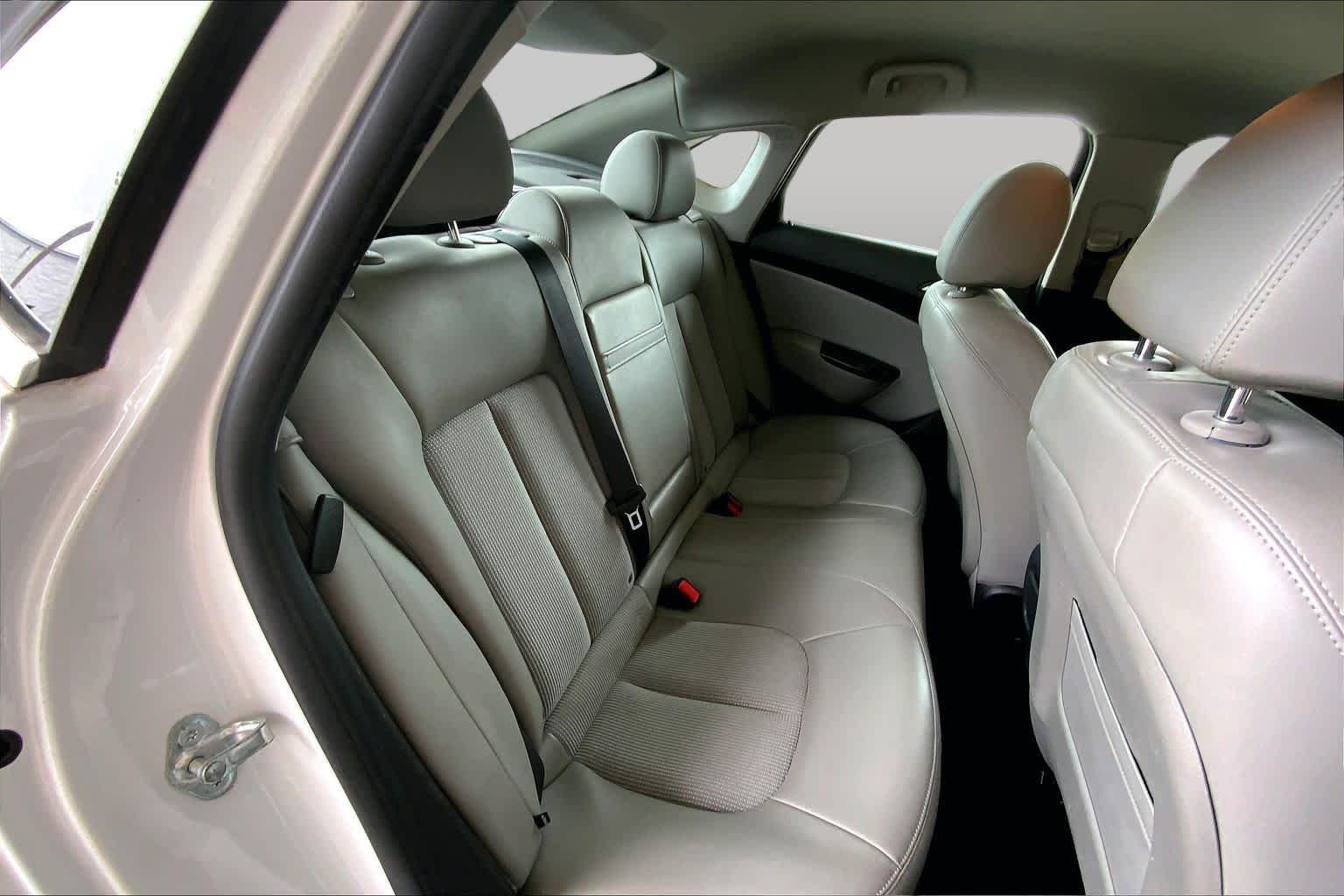 Used 2014 Summit White Buick Convenience Group image 18
