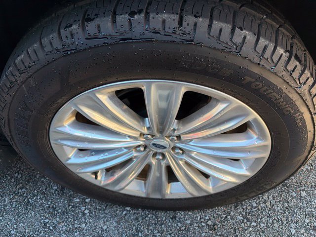 Used 2023 White Metallic Ford Limited image 7