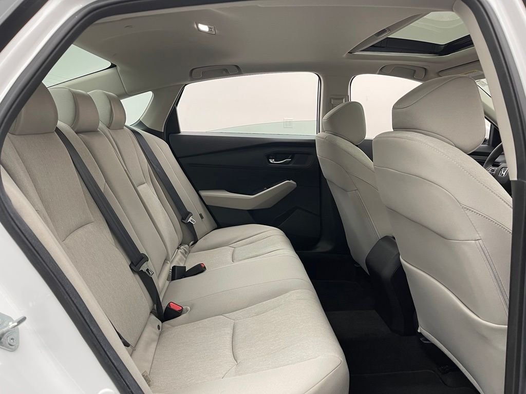 Used 2024 White Honda EX image 33