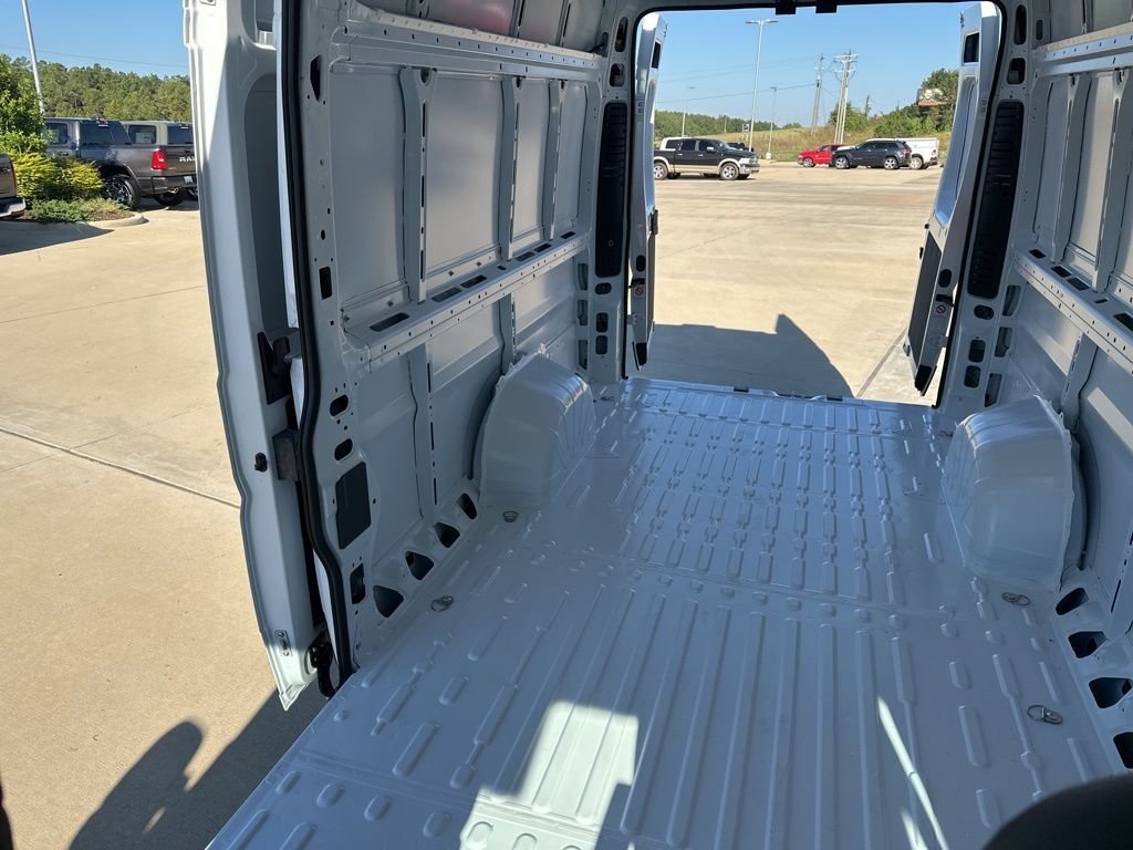 New 2026 Bright White Clear-Coat Exterior Paint RAM High Roof image 19