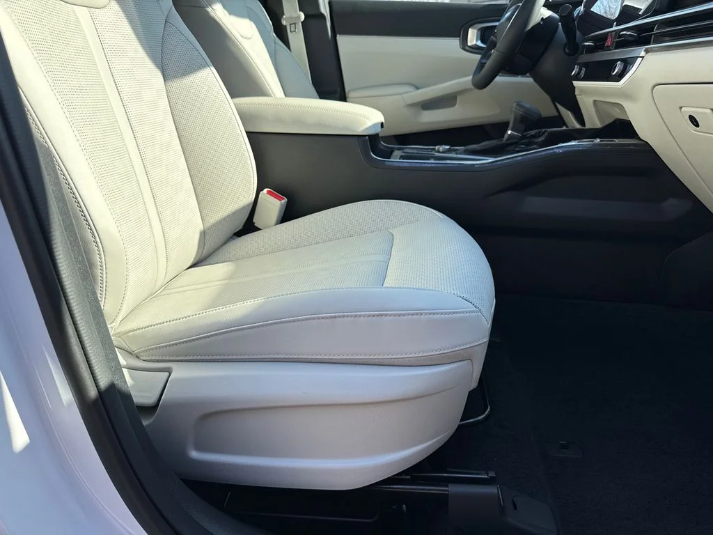 New 2026 White Kia S image 13